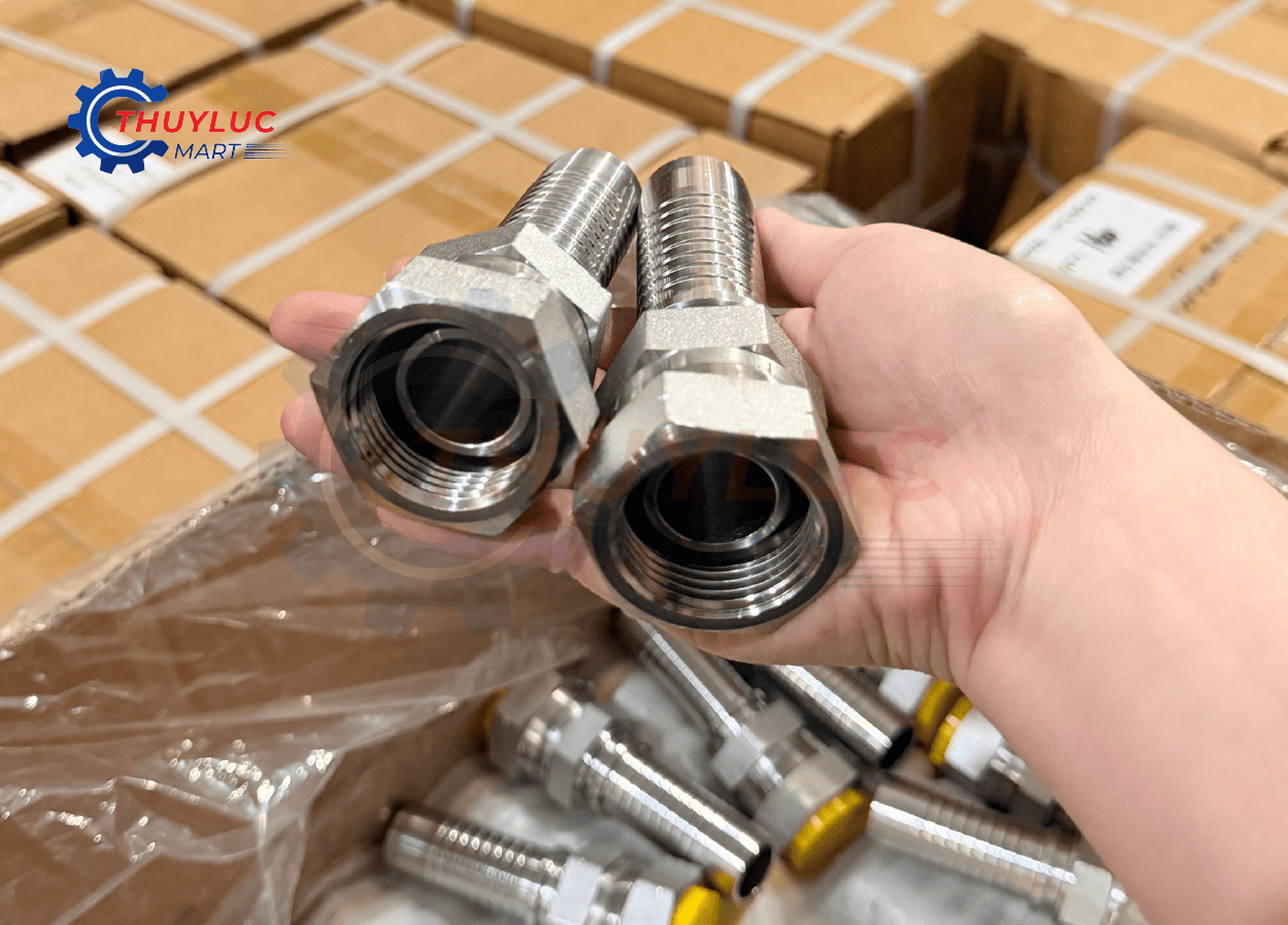 đầu bấm ống thủy lực côn bằng ORFS ren trong hàng thép gia công chính xác tại Thủy Lực Mart