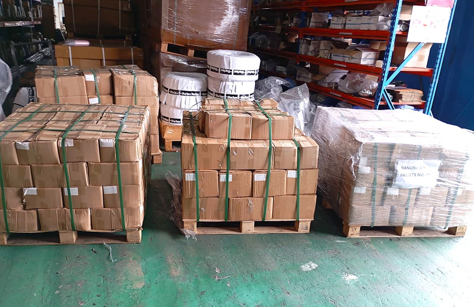 Nhập kho 20.000 bộ và miếng kẹp ống thủy lực sẵn kho Thủy Lực Mart HCM