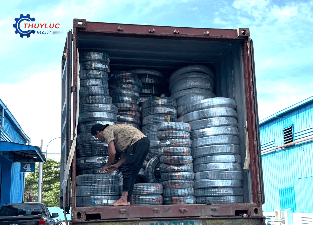 Thủy lực mart cung cấp ống thủy lực và ống dầu