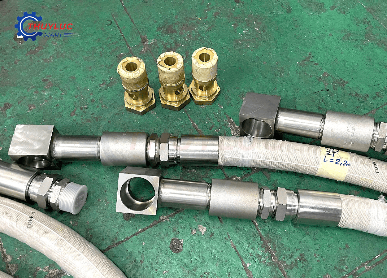 gia công đầu bấm cho ống làm mát 957ll