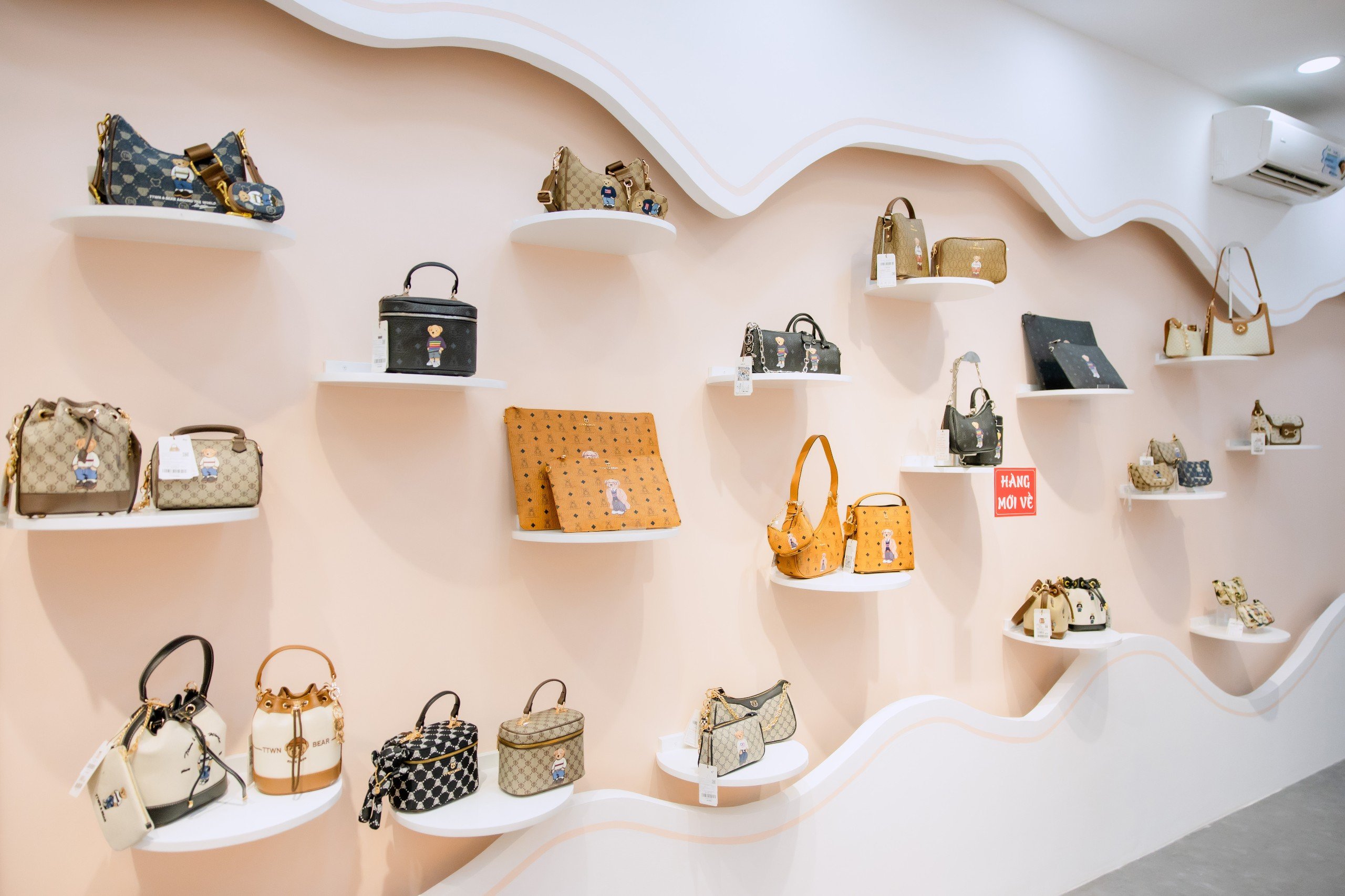 các mẫu túi tại TTWN BEAR