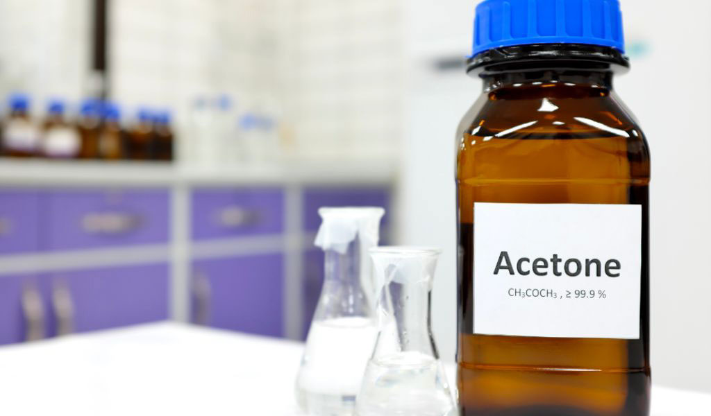 vệ sinh túi da với axeton