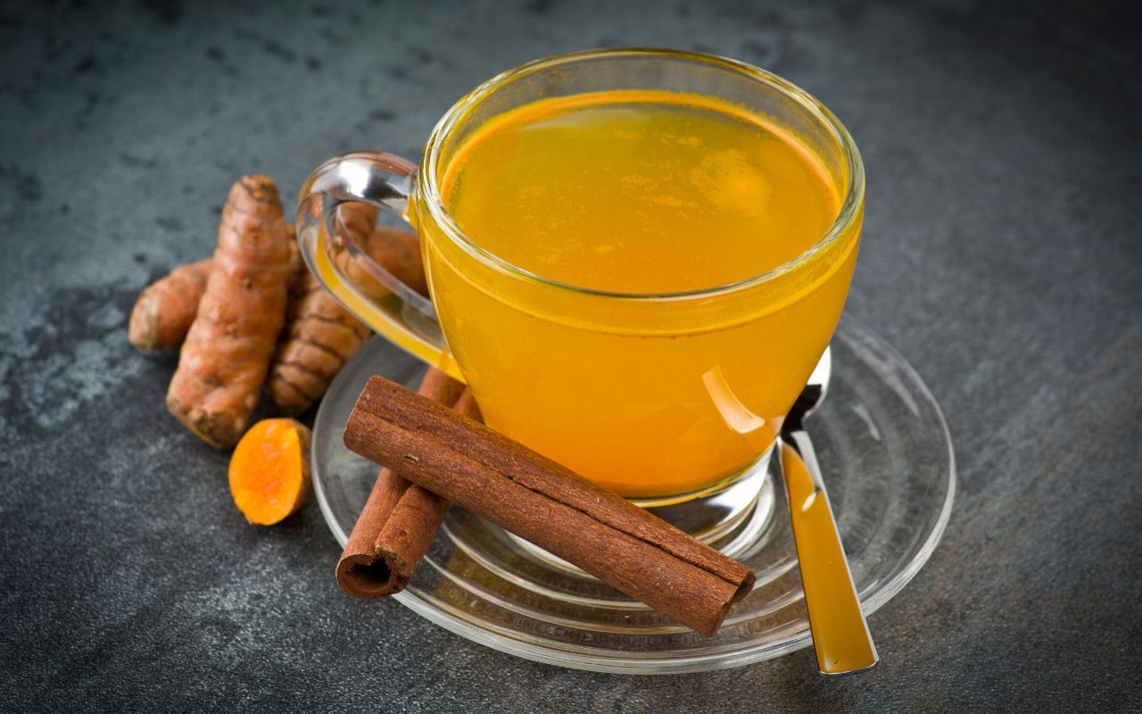 Cách Pha Trà Gừng Quế Dễ Như Ở Quán