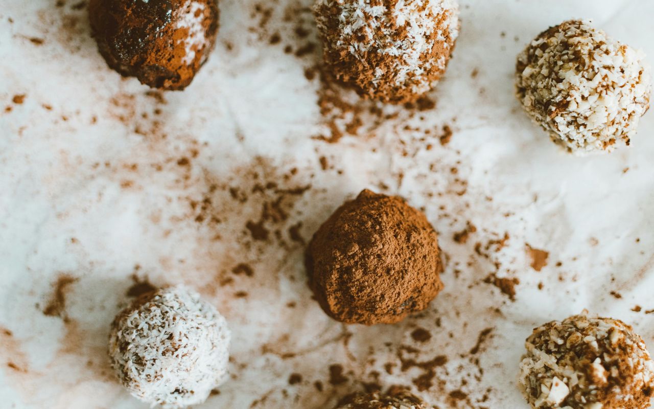 Hướng dẫn làm sữa chua đánh đá cacao thơm ngon