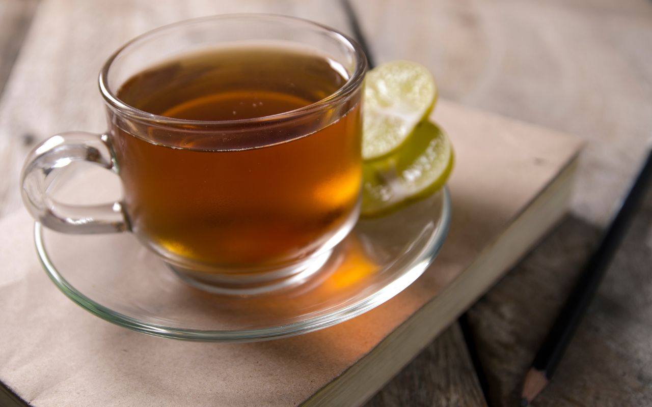 Trà Thanh Nhiệt – Giải Pháp Tự Nhiên Cho Sức Khỏe và Làm Mát Cơ Thể