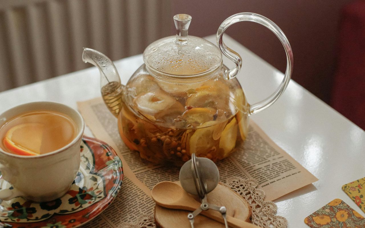 Trà Thảo Mộc Cho Người Căng Thẳng: Thư Giãn Hiệu Quả Nhanh