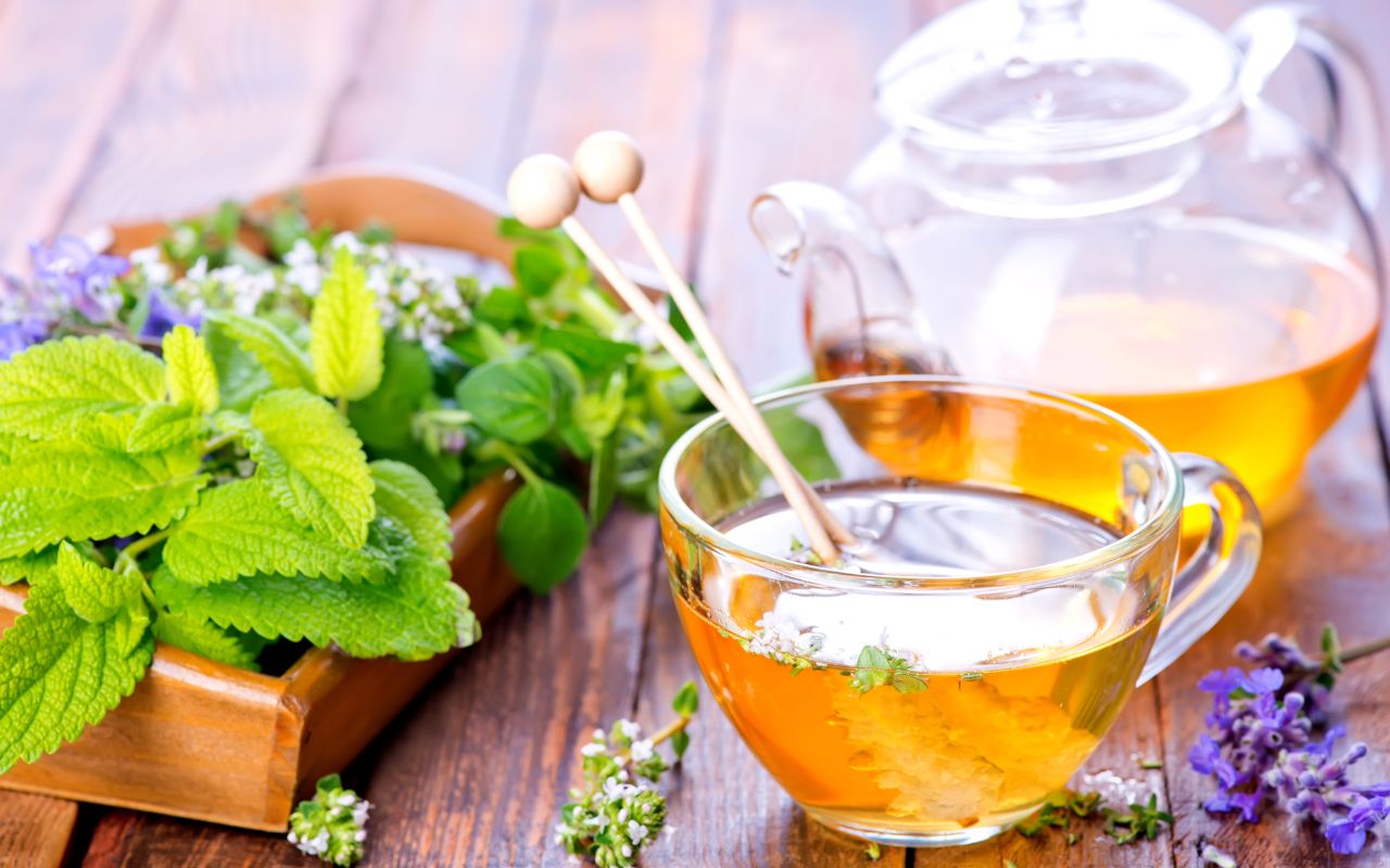 Ảnh Hưởng Của Trà Thảo Mộc Đến Sức Khỏe: Điều Cần Biết