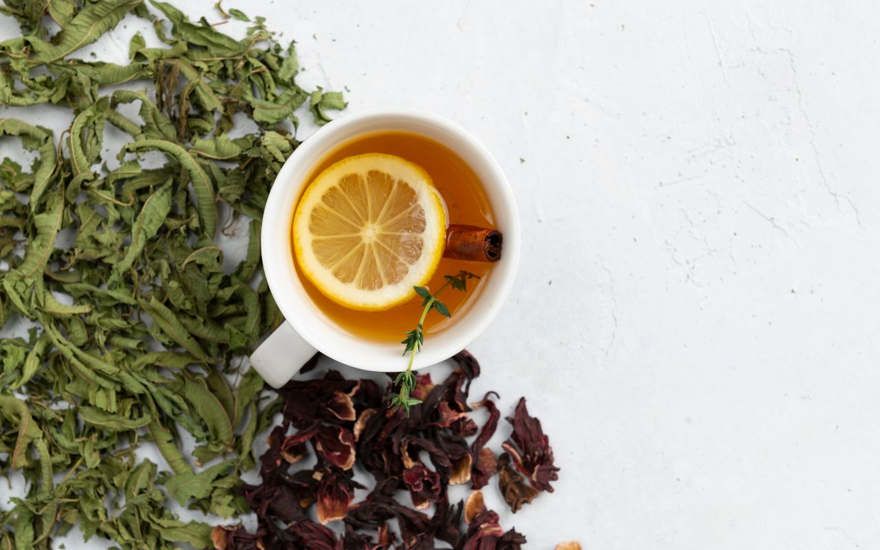 Uống Trà Thảo Mộc Quá Liều: Tác Hại Và Cách Phòng Ngừa