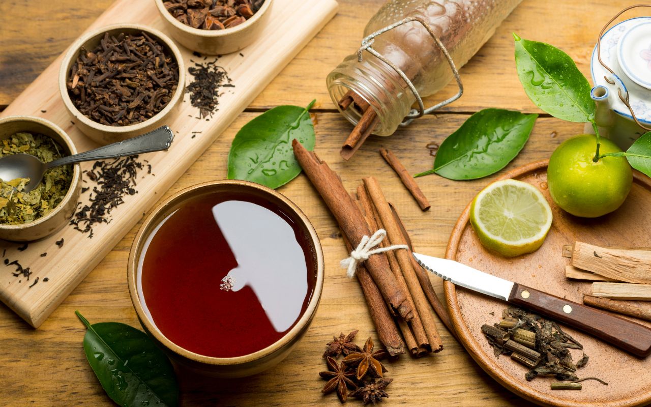 Trà Thảo Mộc Có Tương Tác Với Thuốc Không? Tìm Hiểu Ngay