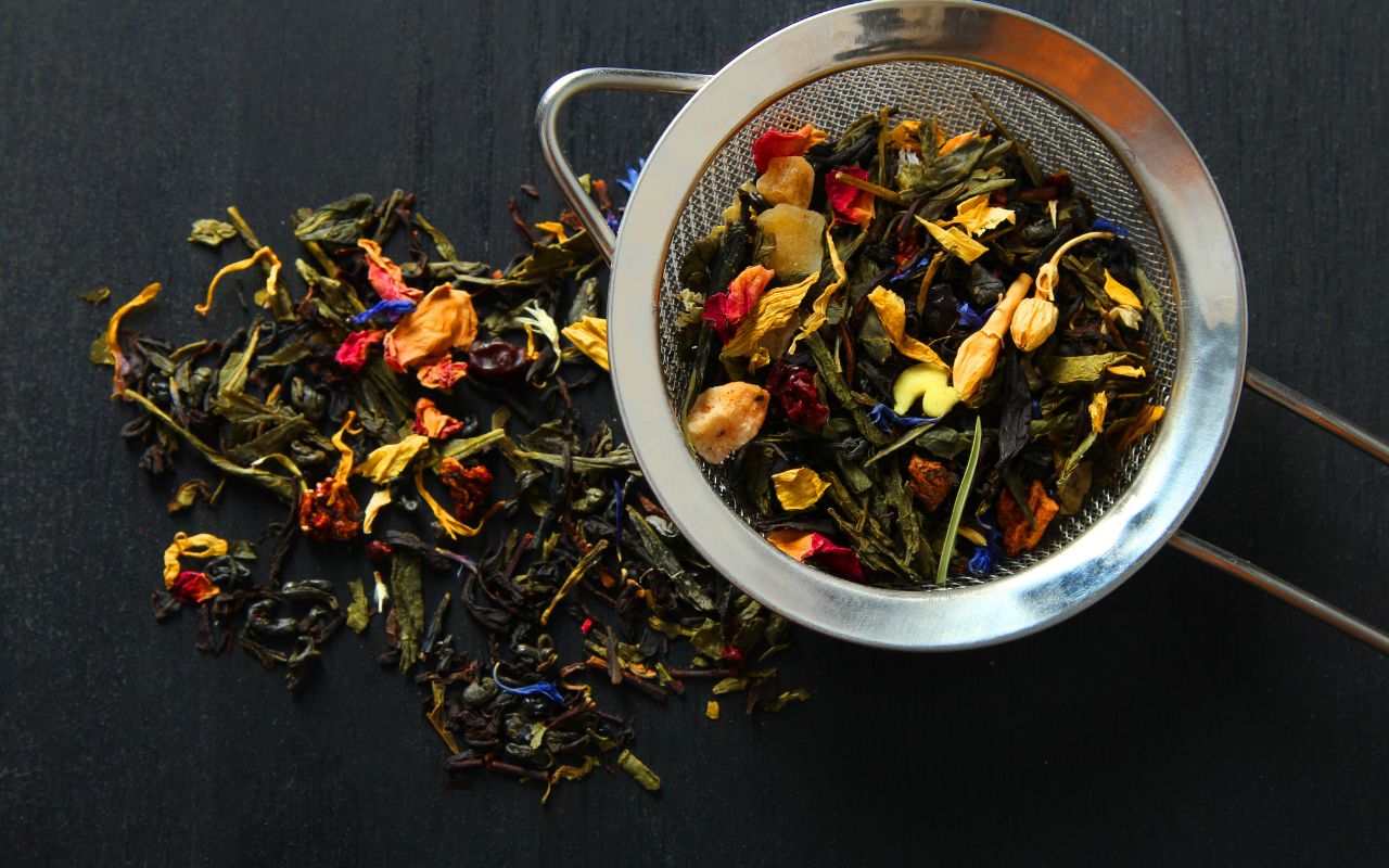 Trà Thảo Mộc Gây Mất Ngủ? Sự Thật Và Cách Phòng Ngừa