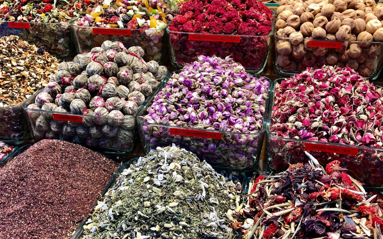 Uống Trà Thảo Mộc Có Gây Đau Dạ Dày Không? Giải Đáp