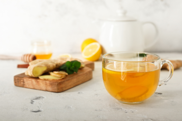 Bắt đầu ngày mới năng lượng với tách trà gừng mật ong nóng