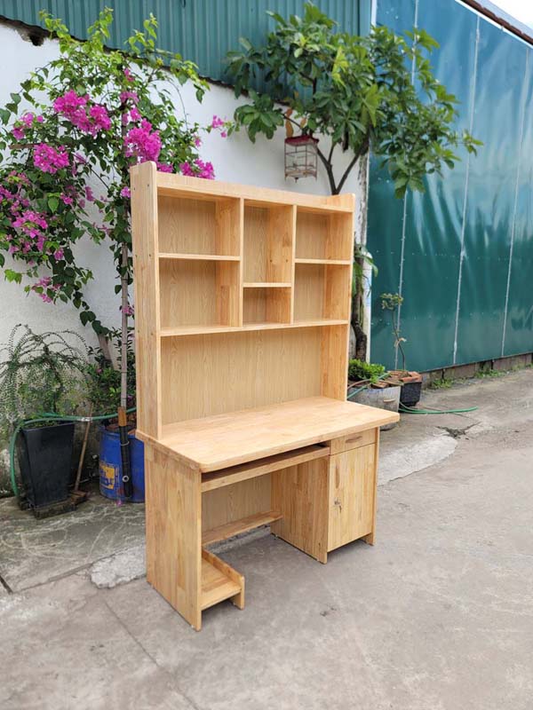 ban-hoc-sinh-lien-gia-sach