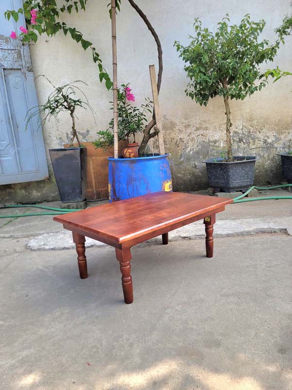 ban-tra-nhat-chan-tien