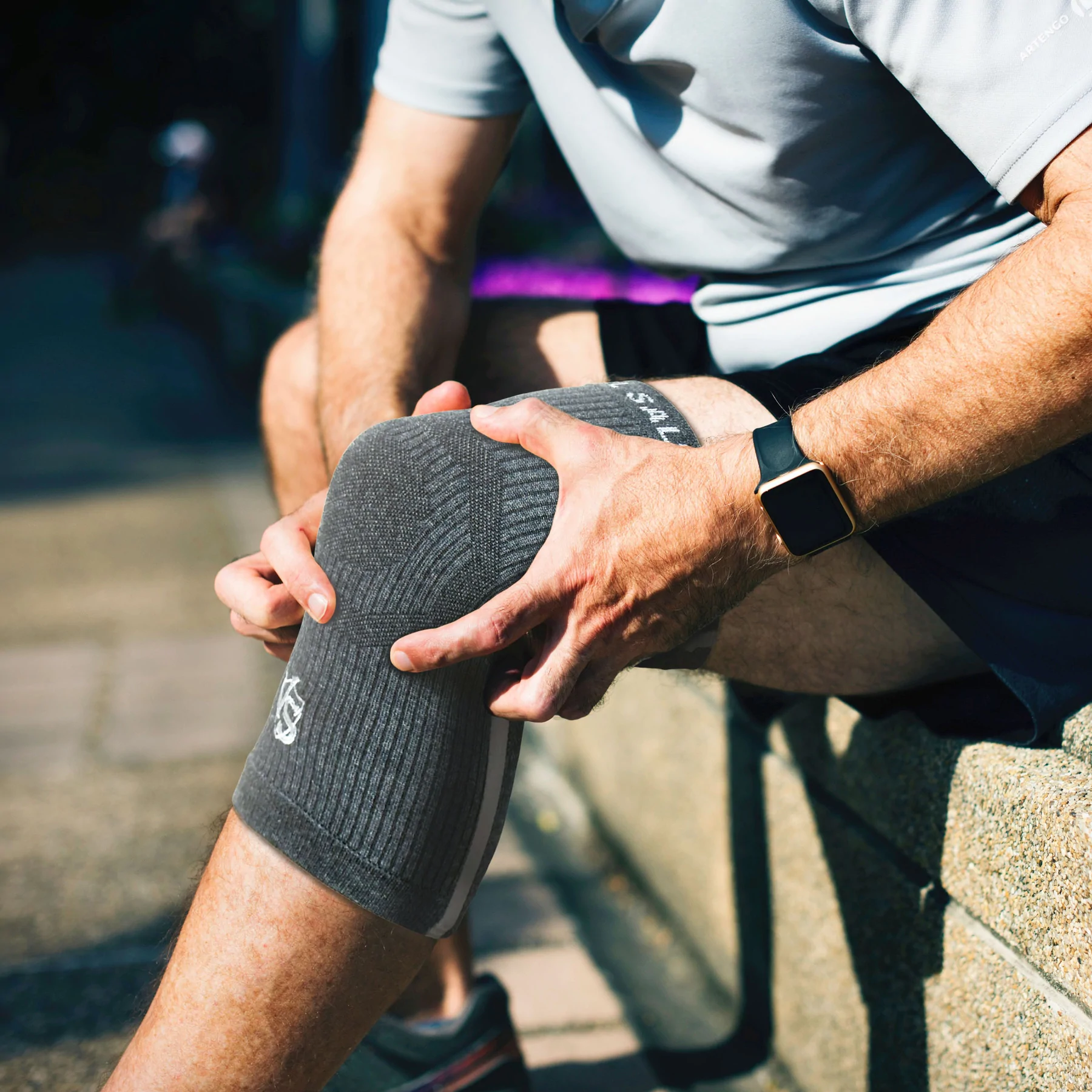 Đầu gối đau nhức khi trời lạnh: Nguyên nhân và giải pháp