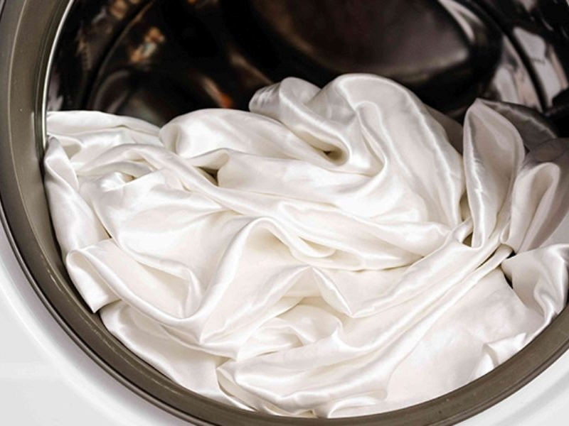 Sấy đồ lụa bằng máy có bị sao không?