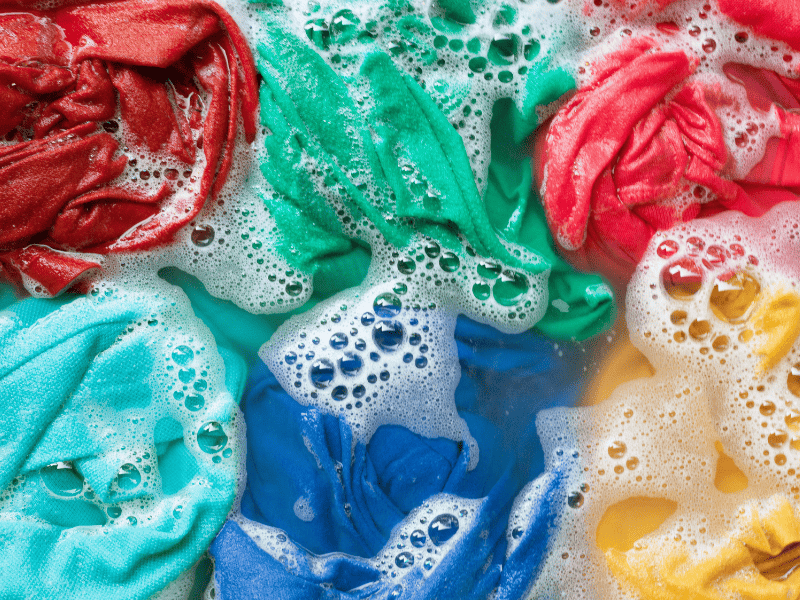 Những đồ màu không nên ngâm lâu - Thời Trang ALADY