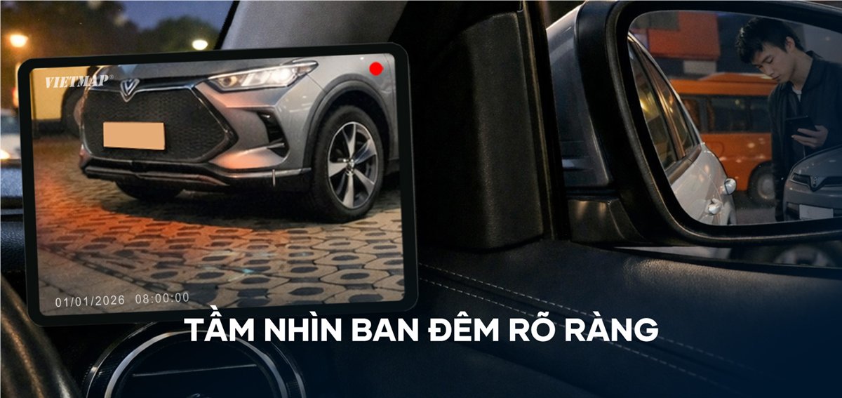 Hình ảnh ban đêm trên màn Vietmap SC620 rõ nét, thấy được xe và người bên hông xe
