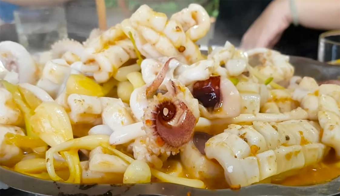 món mực xào củ kiệu