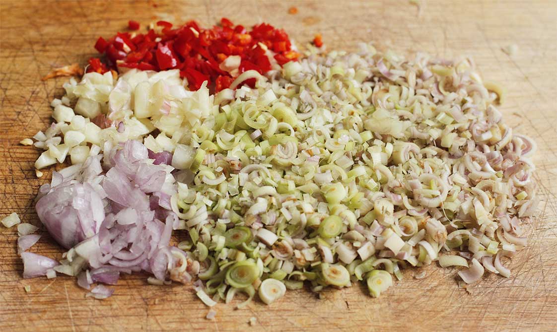 nguyên liệu bao tử cá basa xào sả ớt