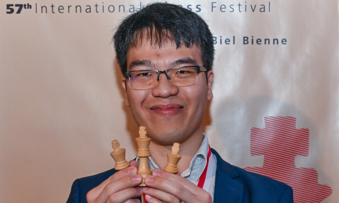 Quang Liêm sau chức vô địch Biel Grandmasters tại Trung tâm Hội nghị Biel, Thụy Sĩ ngày 25/7/2024. Ảnh: BCF