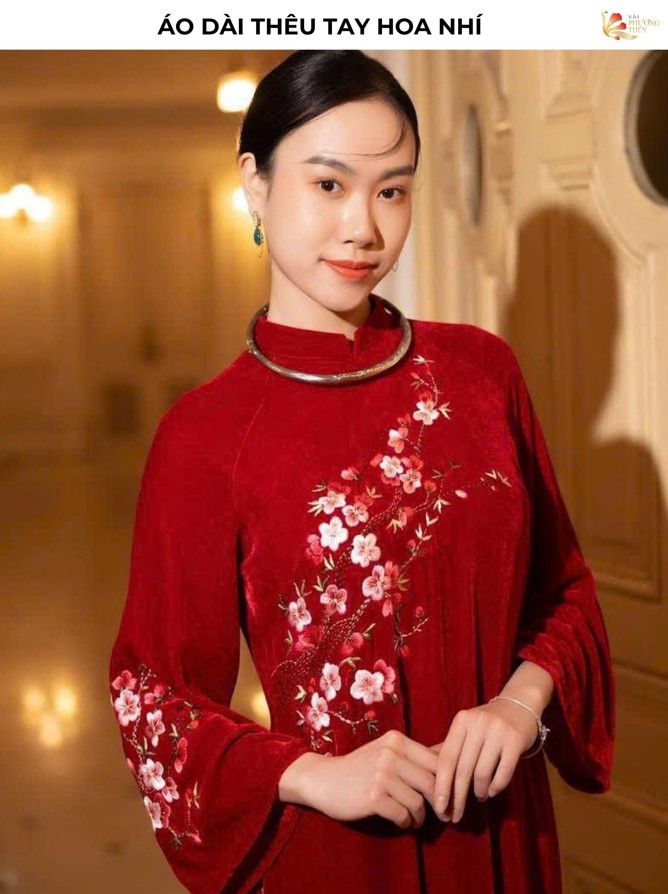 Áo dài nhung thêu tay hoa nhí