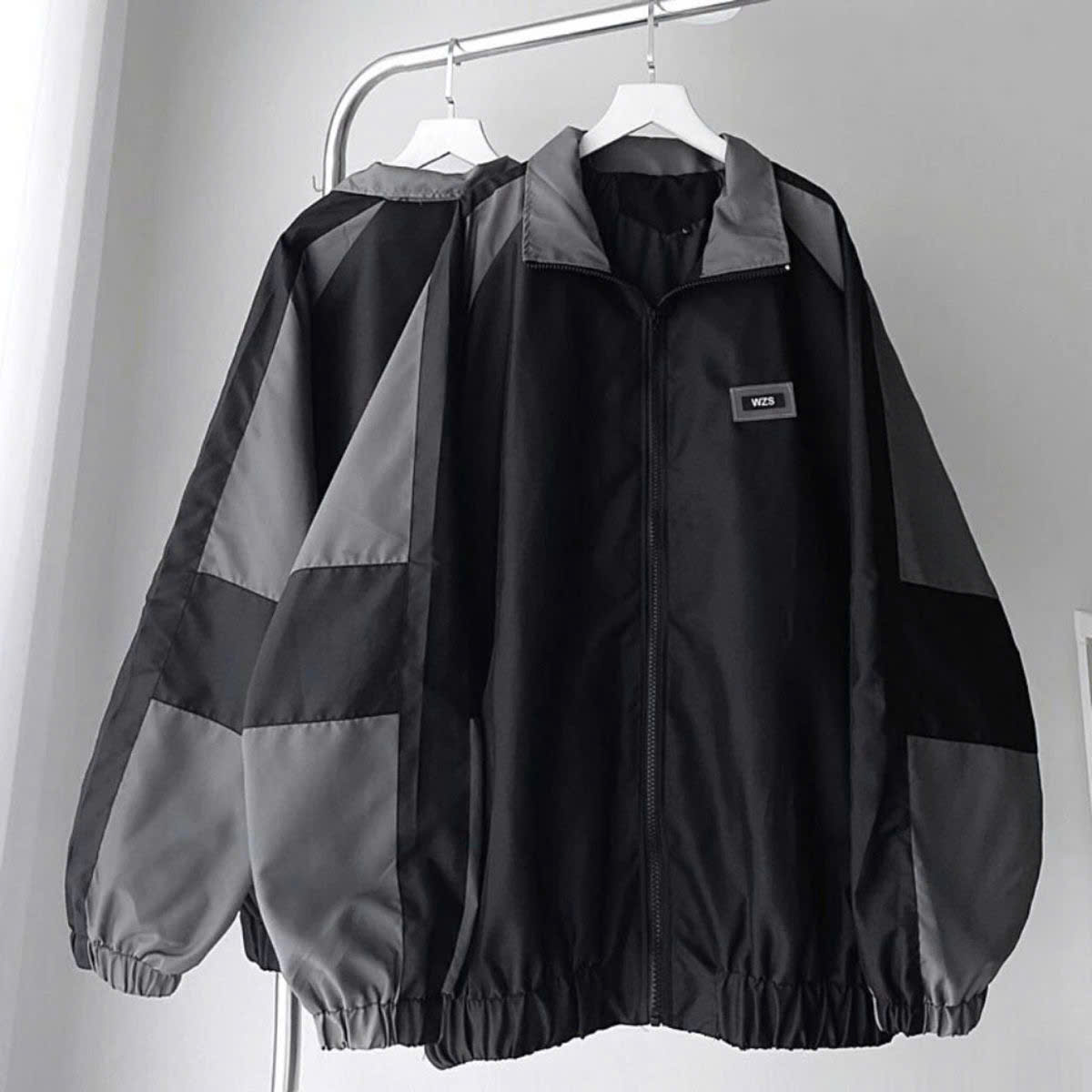 Vải chống gió bảo vệ cơ thể khỏi lạnh, kết hợp với các chất liệu giữ nhiệt cho áo khoác mùa đông