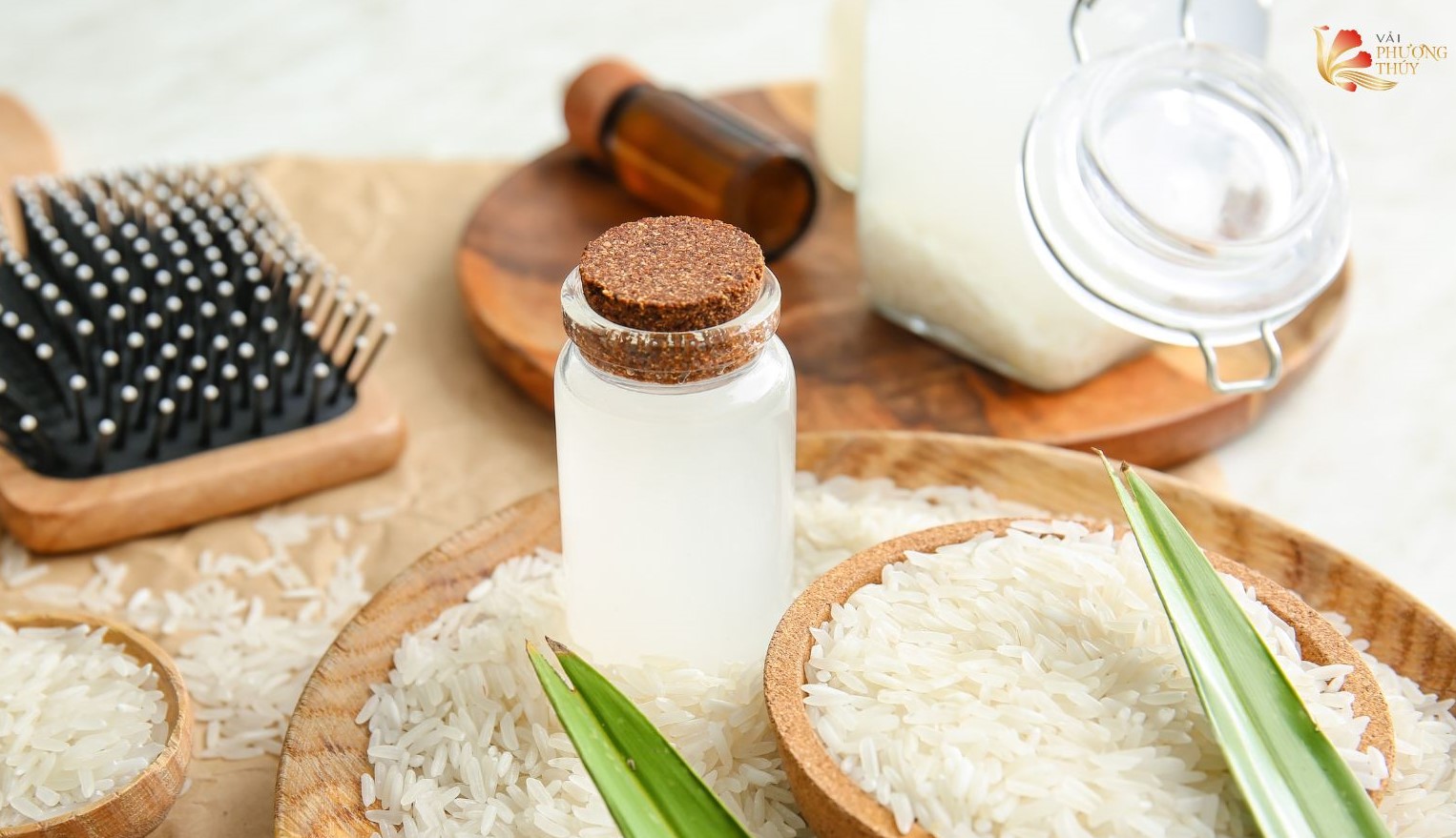 Tẩy vết ổ vàng quần áo trắng bằng nước vo gạo