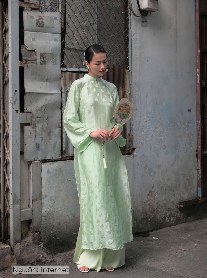 Mẫu áo dài gấm mới nhất