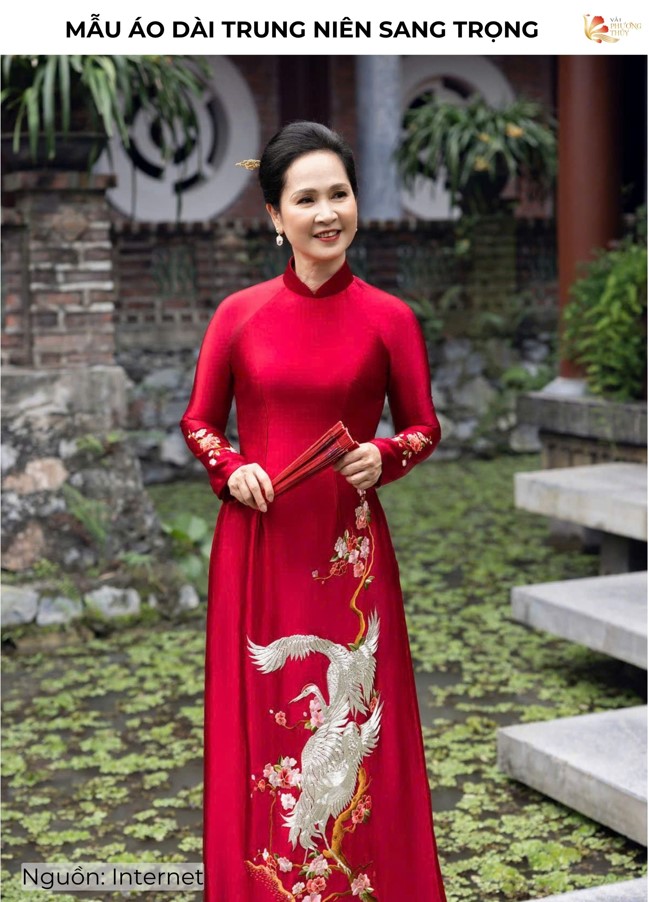 Mẫu áo dài trung niên sang trọng