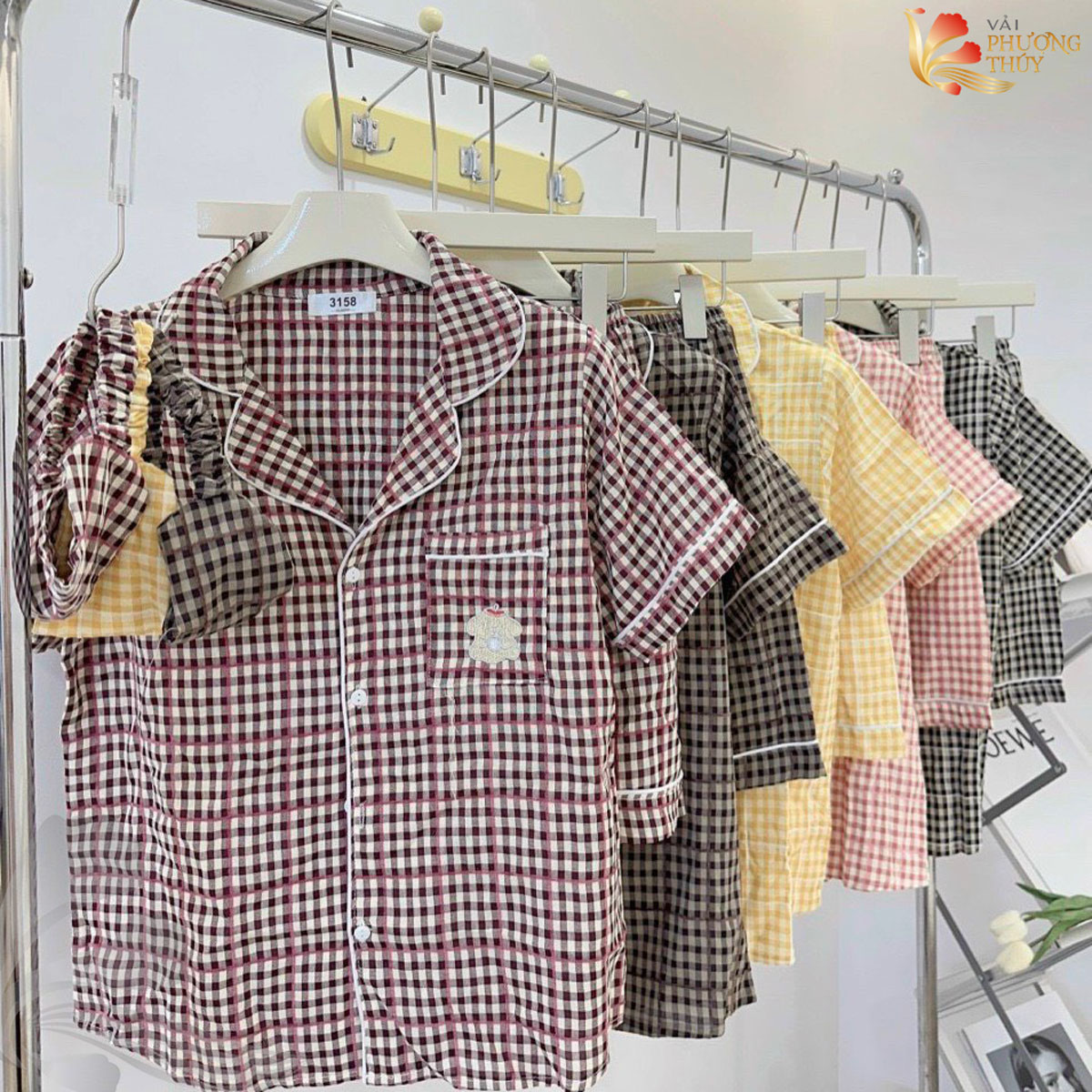 Đồ bộ nam nữ từ vải thô cotton, màu sắc trẻ trung năng động