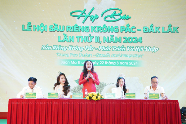 Cac-dong-chi-chu-tri-hop-bao-ve-Le-hoi-Sau-rieng-Krong-Pac-(-Dak-Lak-)-lan-thu-2