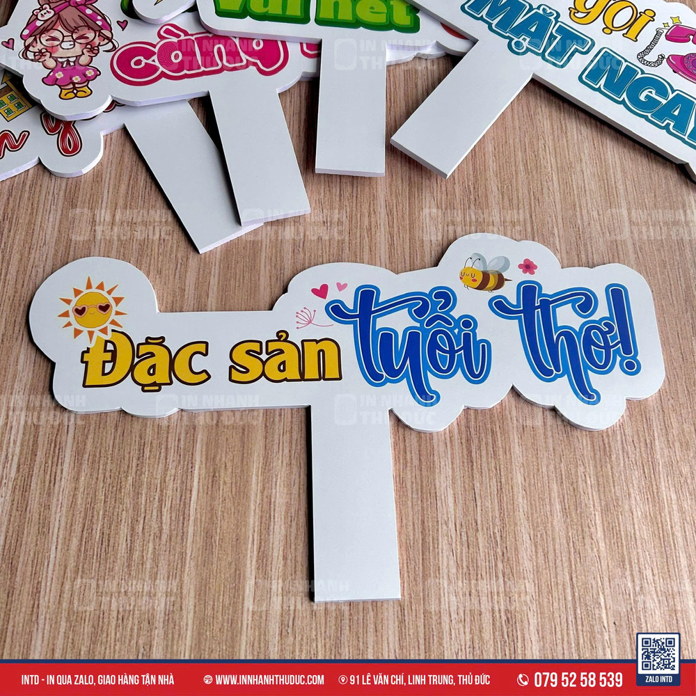 Hashtag cầm tay ngày họp lớp