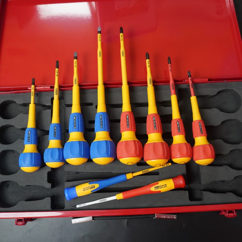 Vì sao thợ điện chuyên nghiệp nên sở hữu bộ tô vít cách điện 1000V Anex HXT-10AN Nhật Bản? 2 7 44641191 19aa 45a8 bef1 edcd7a8fda82