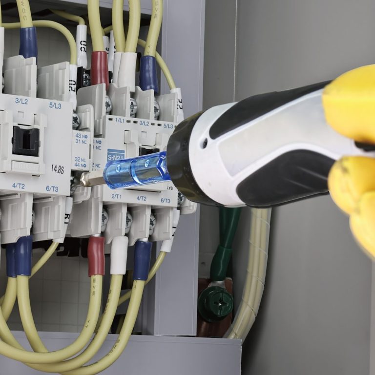 Đánh giá chi tiết Mũi vít cách điện 2 đầu 1000V ANEX AZM-5698: Lựa chọn hàng đầu của thợ điện chuyên nghiệp 2 Đánh giá chi tiết Mũi vít cách điện 2 đầu 1000V ANEX AZM-5698: Lựa chọn hàng đầu của thợ điện chuyên nghiệp