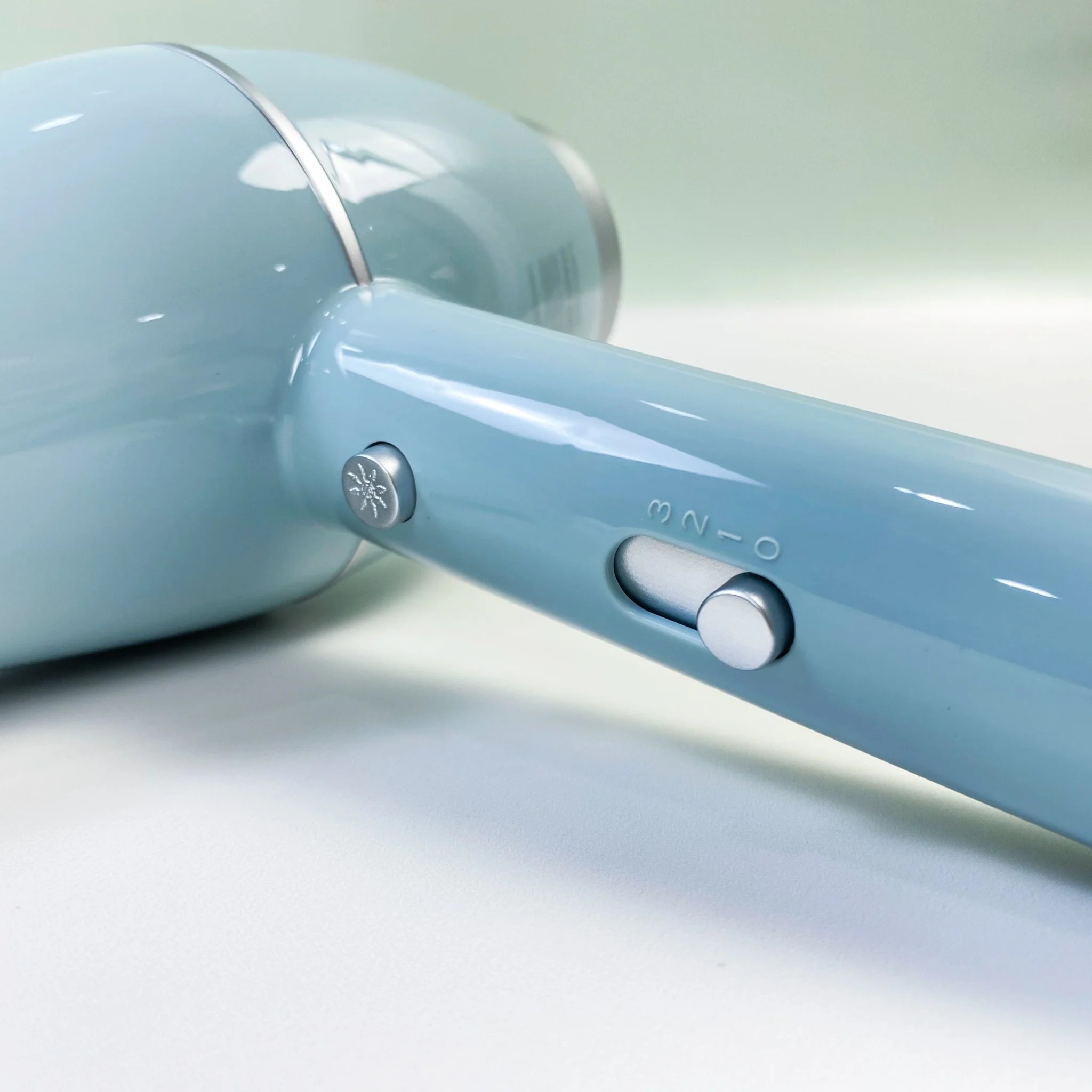 ENA144LBLU - Máy sấy tóc Lock&Lock Hair Dryer 220-240V, 50Hz, 1600-1900W - Màu băng xanh