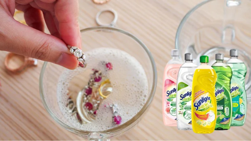 Hãy thử làm sáng bạc bị đen bằng nước rửa chén