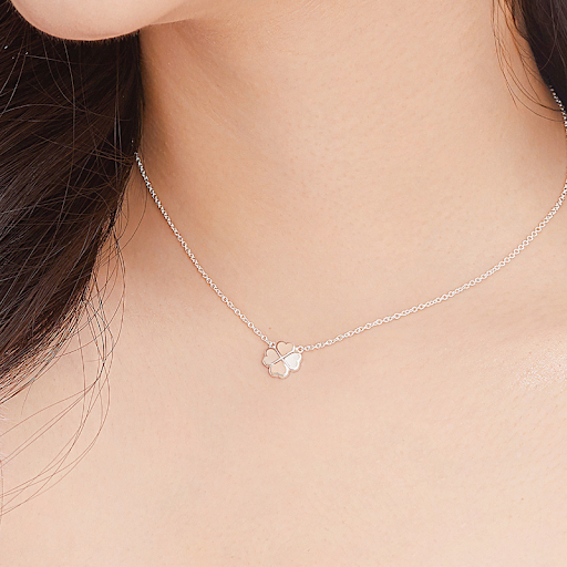 Dây chuyền bạc dành cho nữ công sở