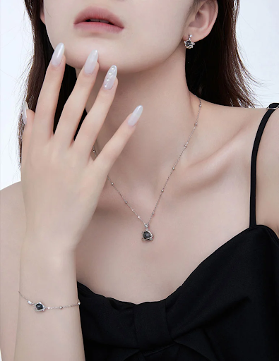 Bộ trang sức đẹp tinh tế của thương hiệu OACA