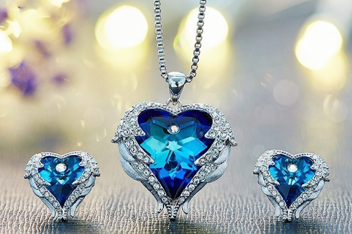 Mẫu trang sức đi cùng năm tháng