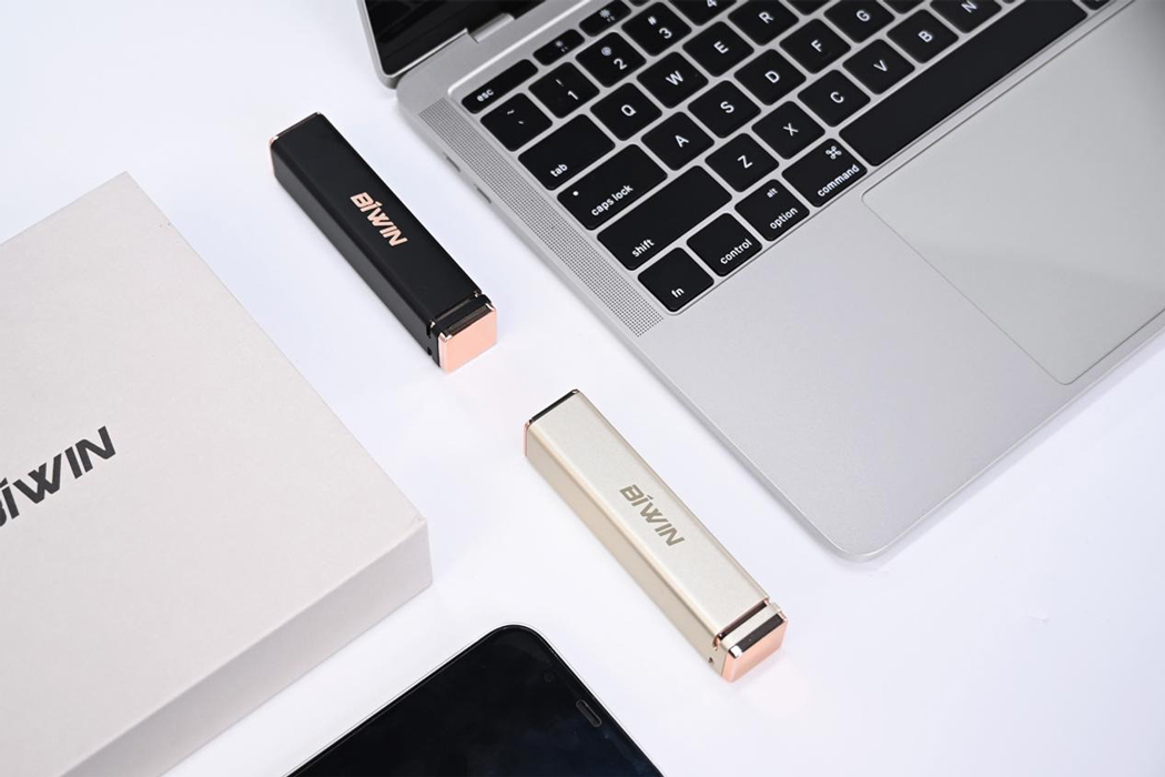 đánh giá ổ cứng di động biwin pd2000 ssd