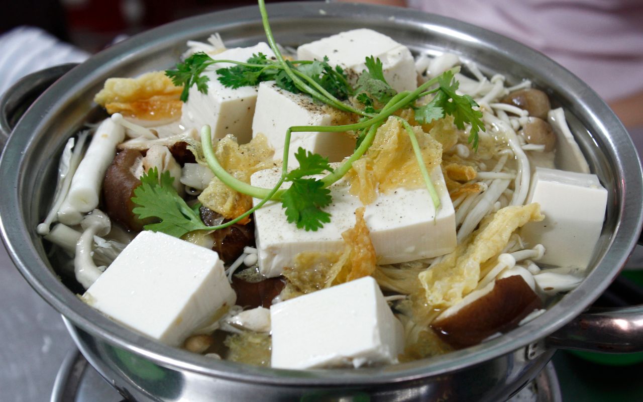 Cách Nấu Lẩu Chay Thập Cẩm Ngon Miệng Cho Cả Gia Đình