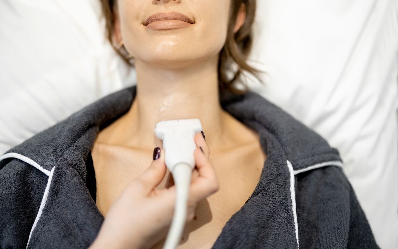 Cắt Bỏ Tuyến Giáp Có Ảnh Hưởng Gì Không? Tìm Hiểu Các Hệ Lụy và Cách Quản Lý