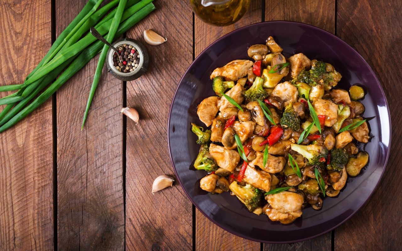 Hướng Dẫn Làm Cơm Chay Ngon: Món Ăn Đậm Đà, Thanh Đạm Cho Mọi Gia Đình