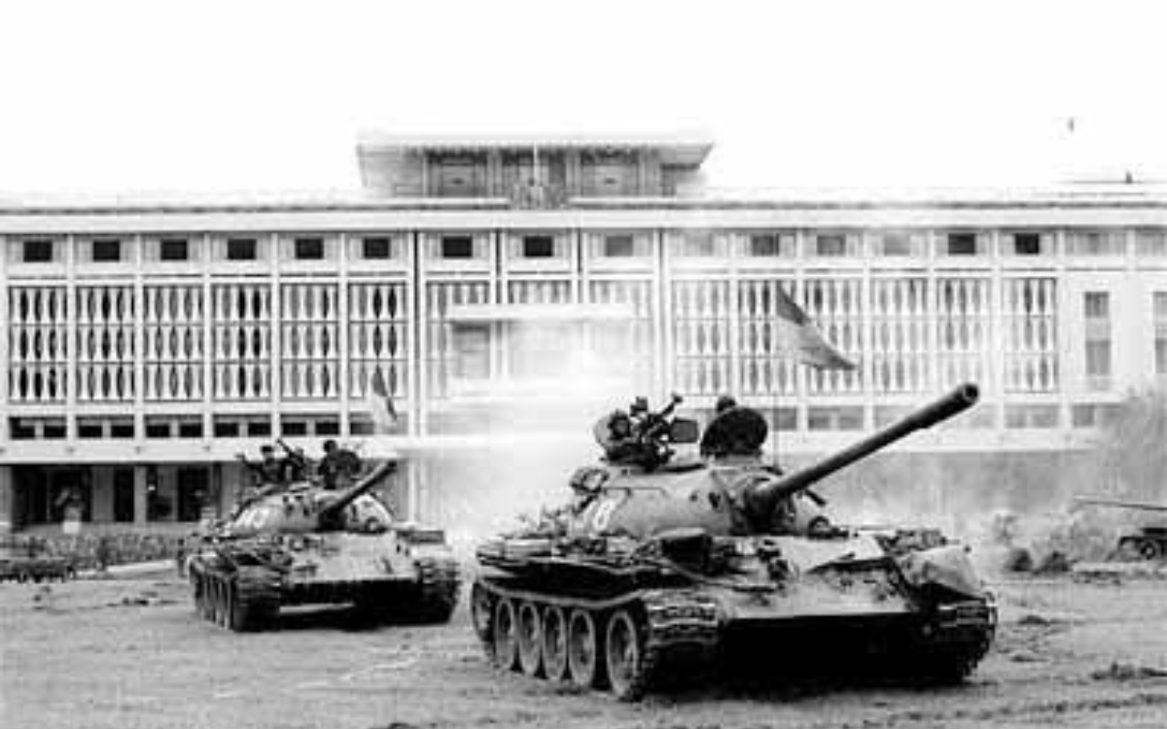 30/4 và 1/5 năm 2025 nghỉ mấy ngày? Cập nhật lịch nghỉ chính thức và quyền lợi người lao động. Chay Ngon Hùng Phát chia sẻ kiến thức về ngày lễ quan trọng này.