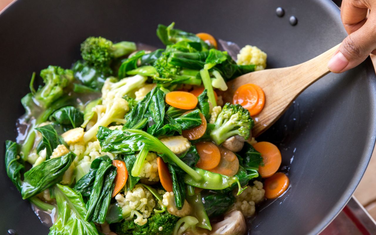 Trọng Hiếu ăn chay trường: Chia Sẻ Về Chế Độ Ăn & Sức Khỏe