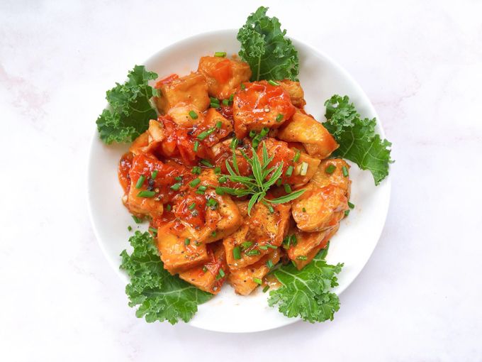 Đậu Hũ Non Ăn Sống Được Không? Những Lưu Ý Quan Trọng Khi Dùng