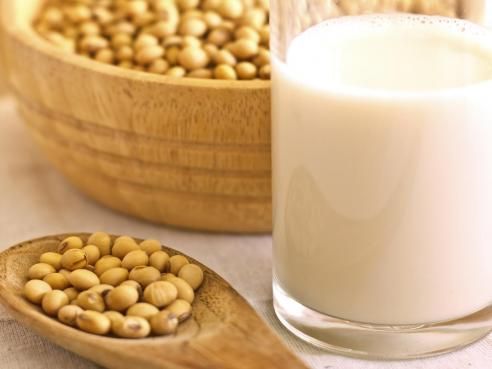 Uống đậu nành có gây vô sinh không? Hiểu đúng để tránh lo lắng sai lầm