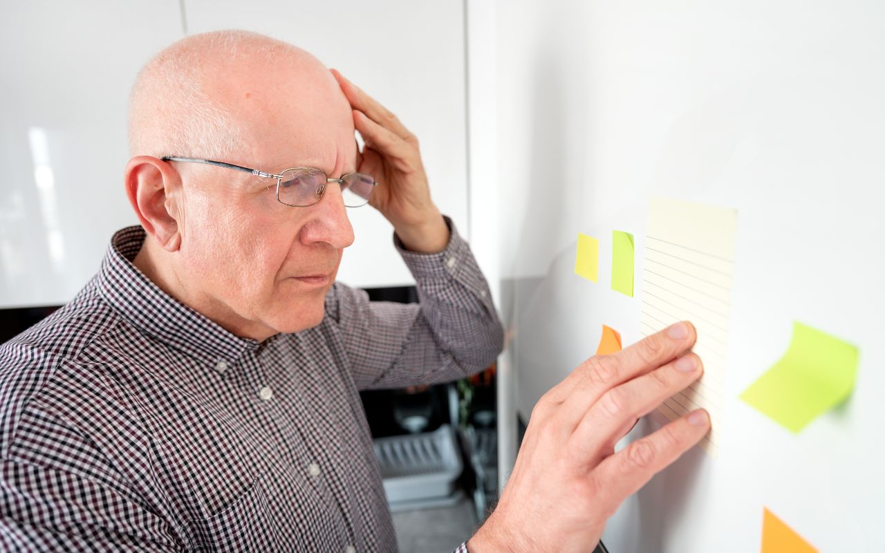 Suy Giảm Trí Nhớ Người Già Nên Ăn Gì? Cải Thiện Trí Nhớ