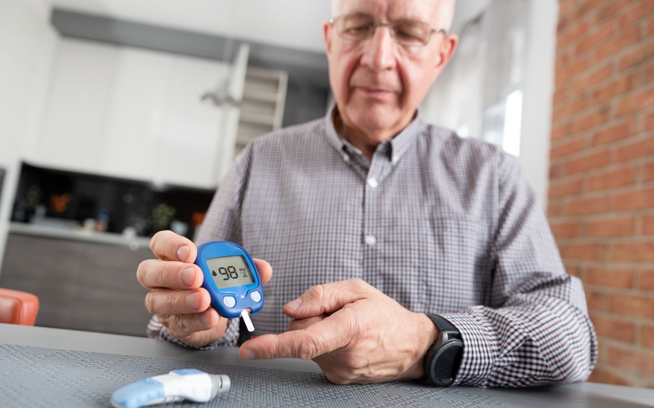 Bệnh Tiểu Đường Ăn Gì Để Kiểm Soát Dưỡng Huyết Hiệu Quả?